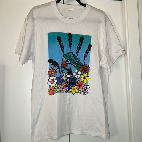 Tops - White Structured Graphic TShirt Painted graphic